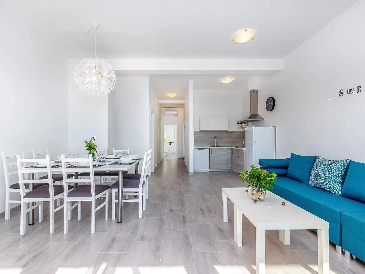 Spacious Apartment With Swimming Pool And Bubble Bath Sea View ! Dramalj