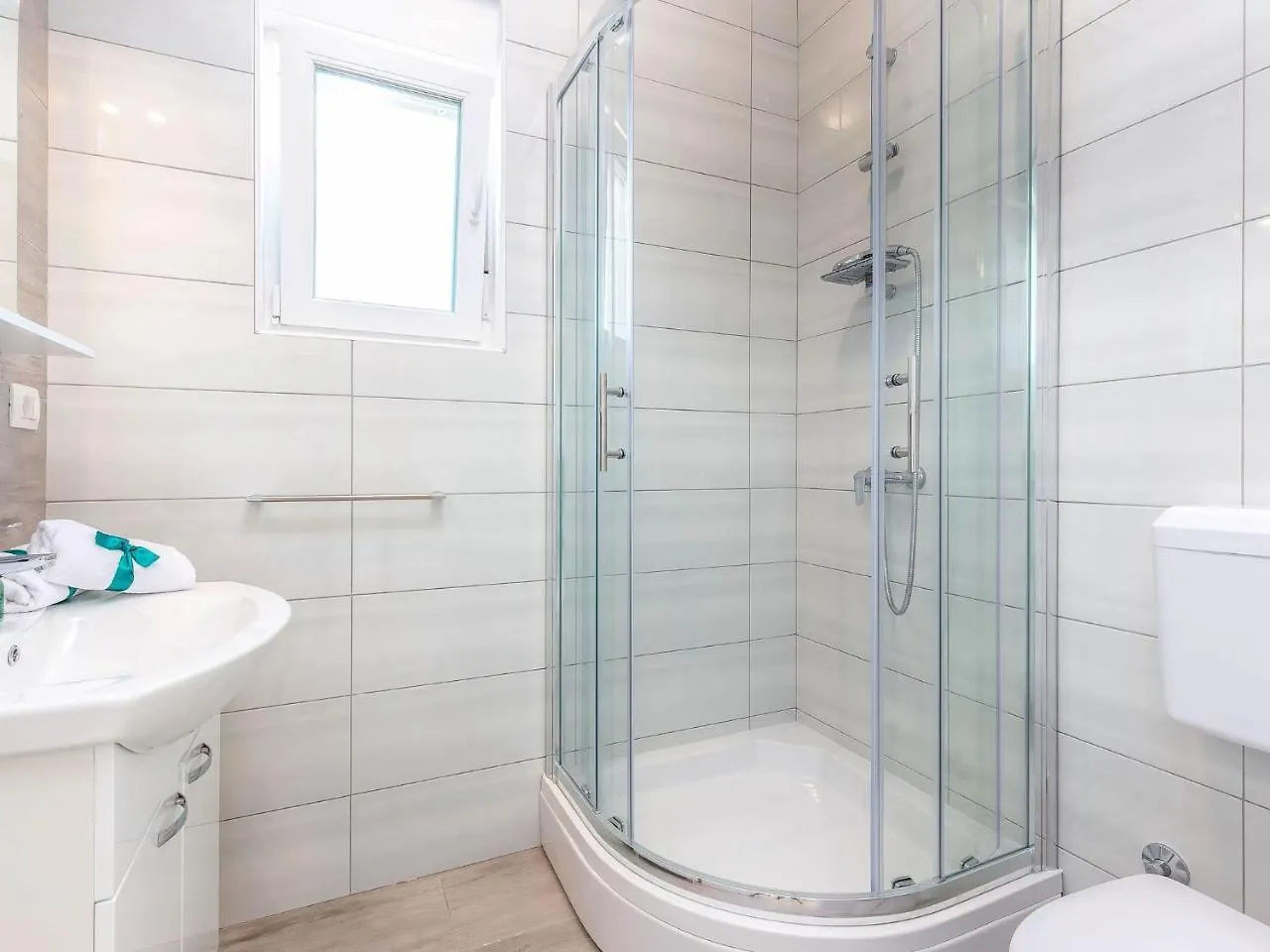 Spacious Apartment With Swimming Pool And Bubble Bath Sea View ! Dramalj